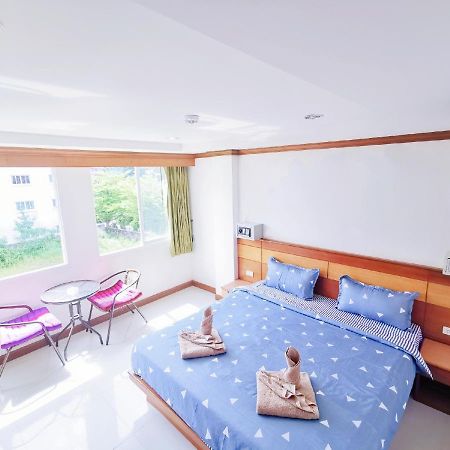 Lanting Hotel Patong Bagian luar foto