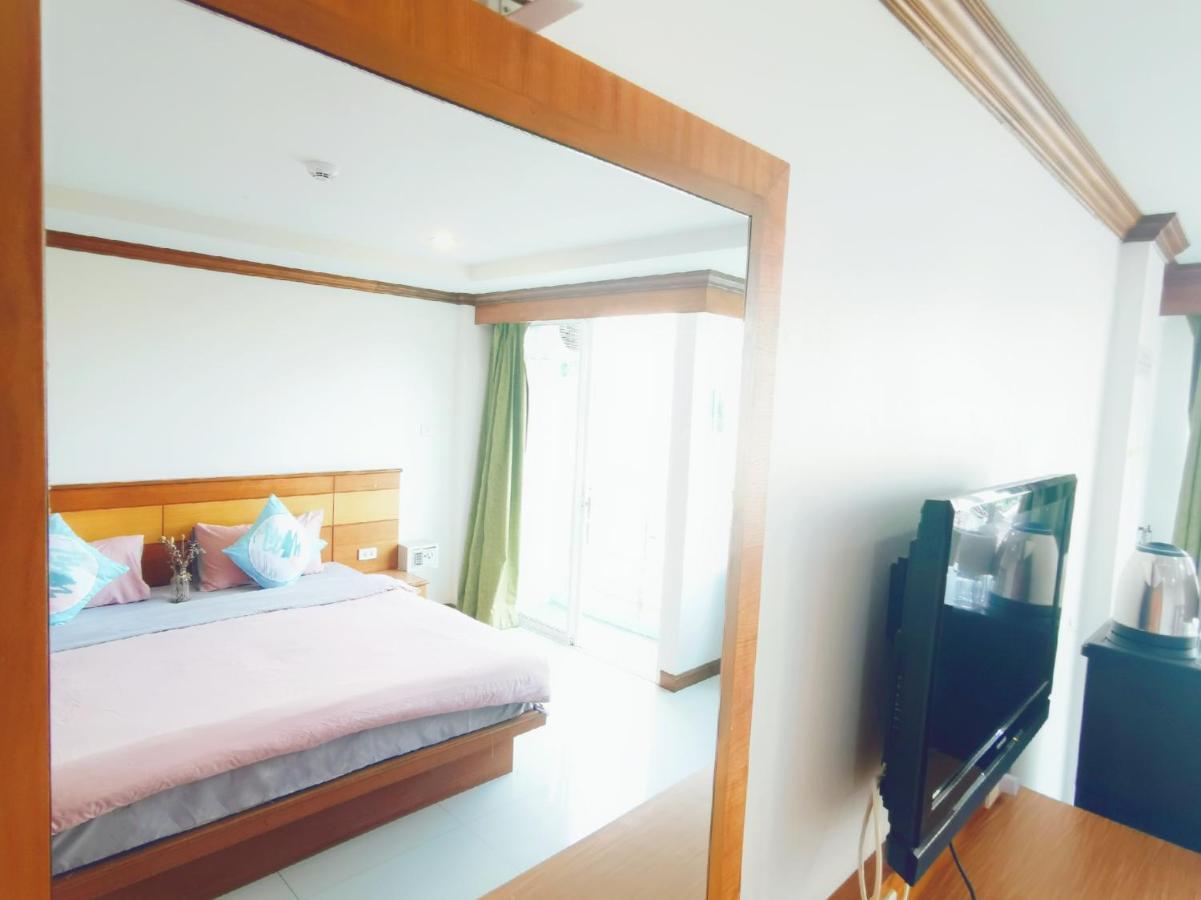 Lanting Hotel Patong Bagian luar foto