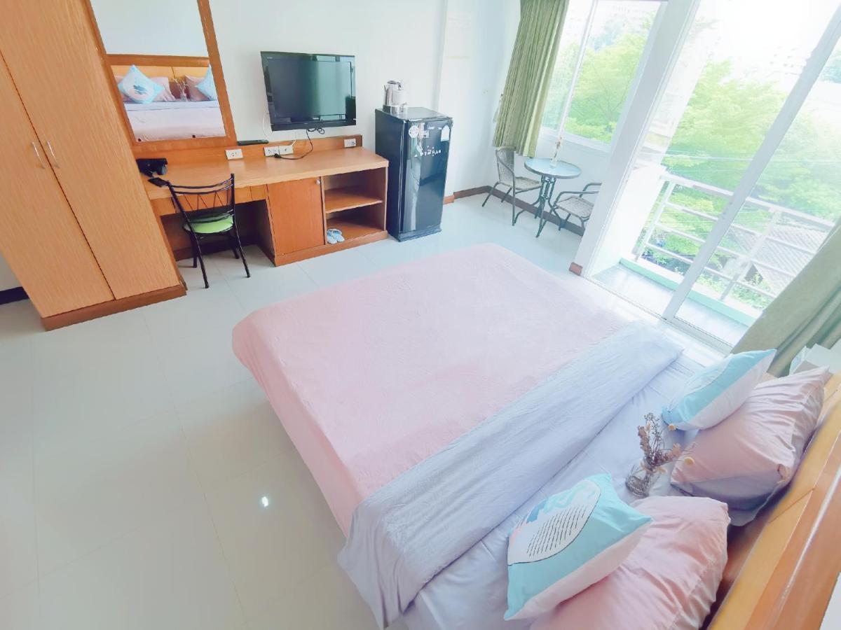 Lanting Hotel Patong Bagian luar foto