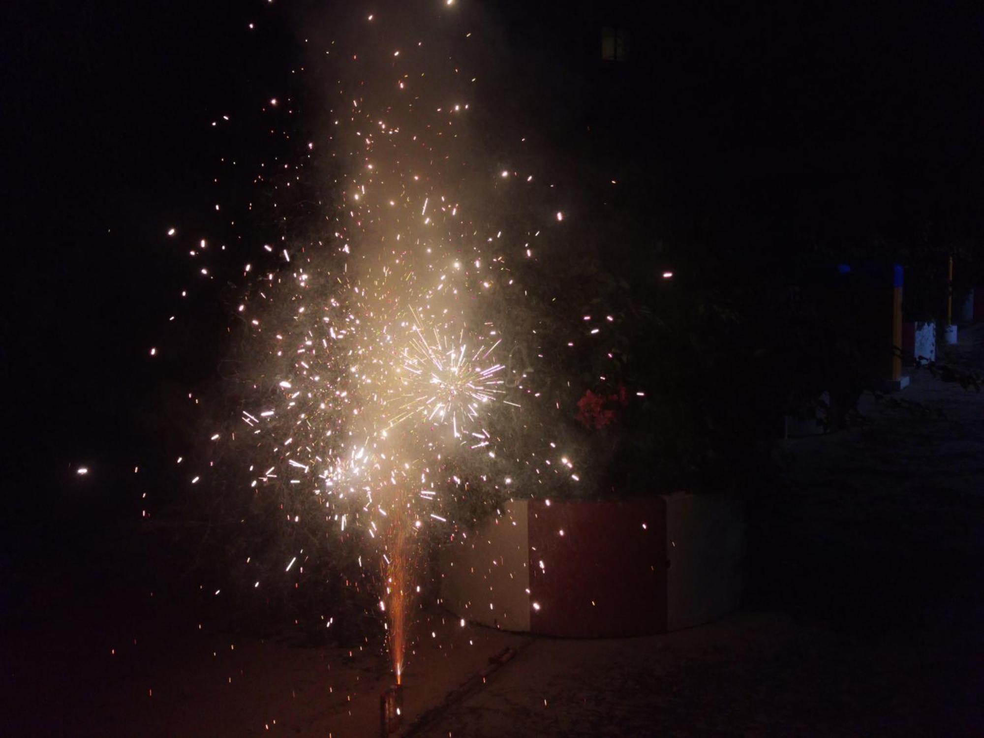 Lanting Hotel Patong Bagian luar foto