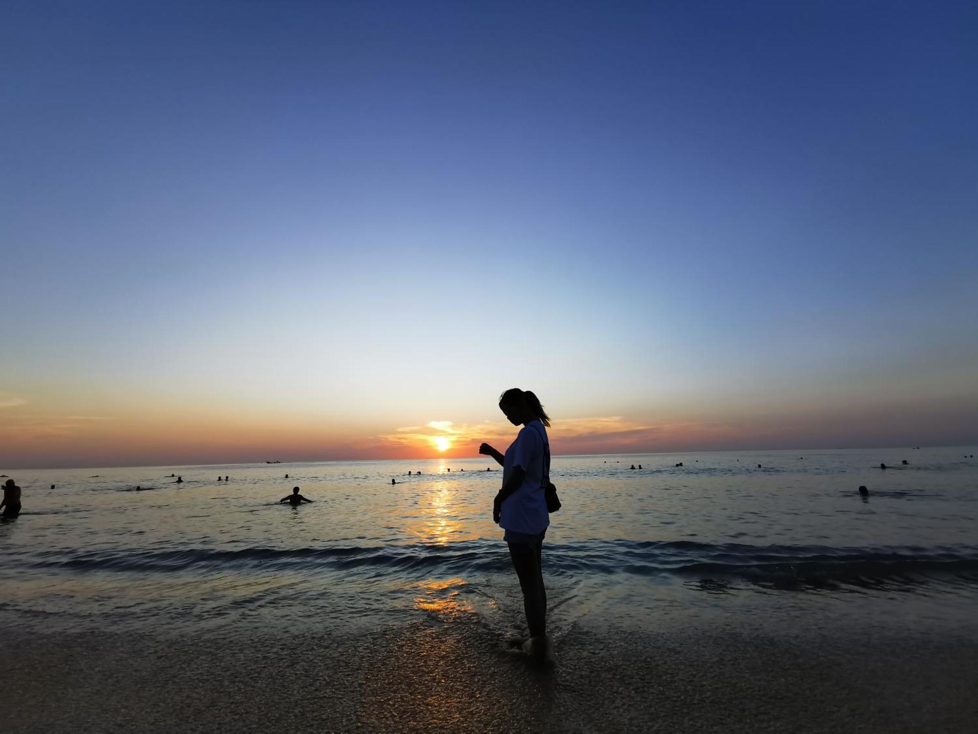 Lanting Hotel Patong Bagian luar foto