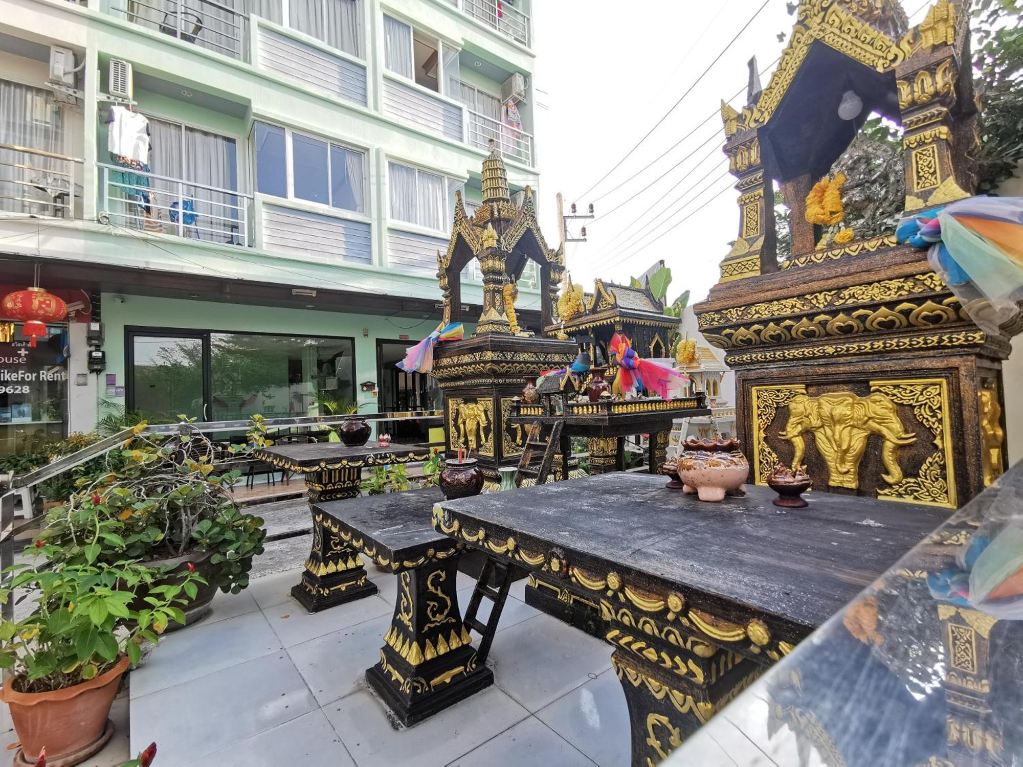 Lanting Hotel Patong Bagian luar foto