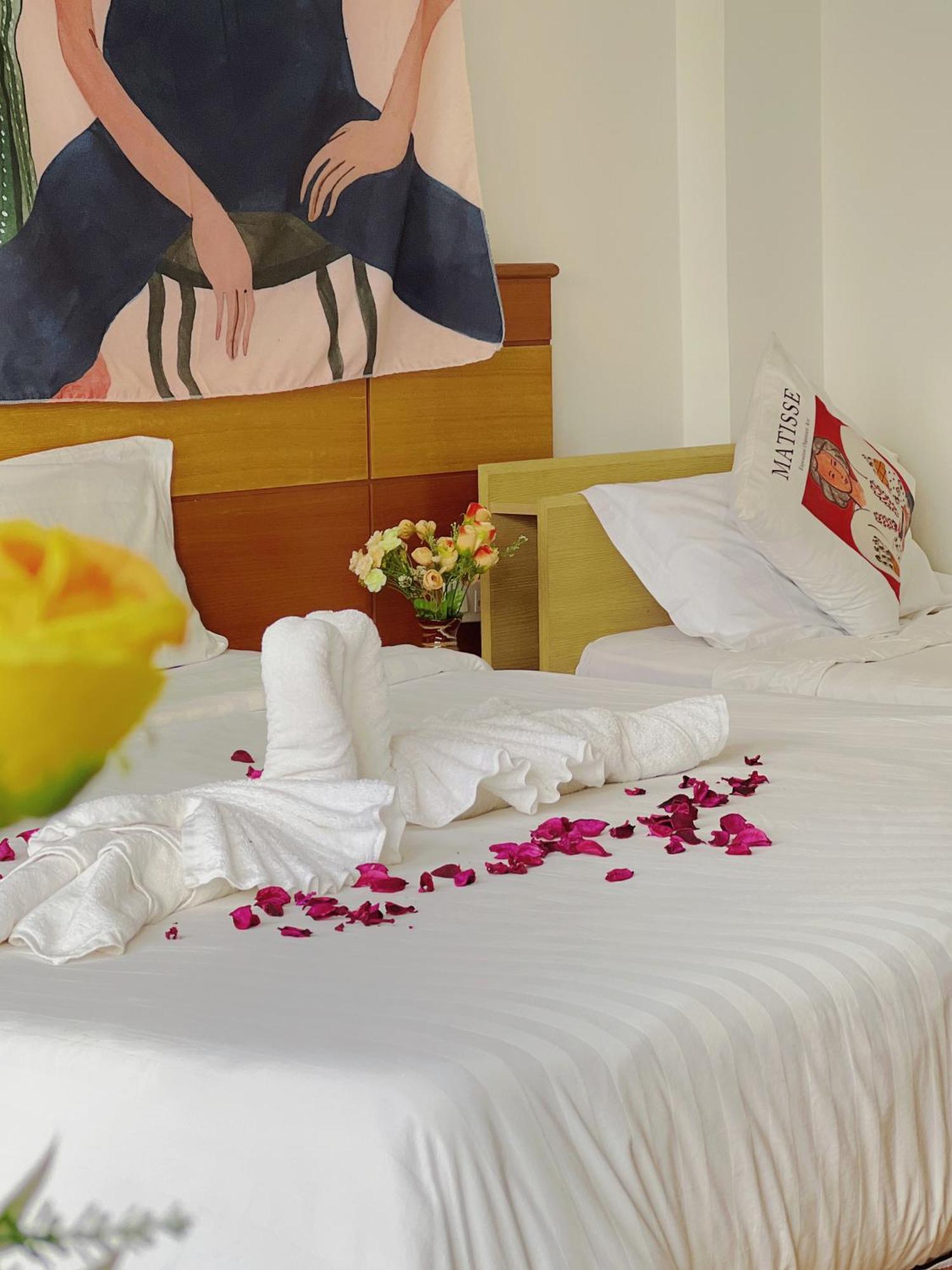 Lanting Hotel Patong Bagian luar foto